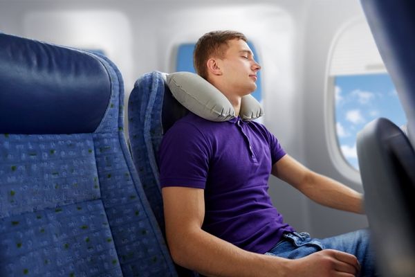 Ngồi ghế trước của máy bay giúp bạn kiểm soát ù tai hiệu quả
